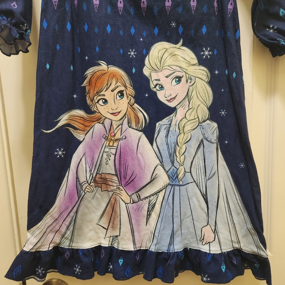 3 Disney Gowns & 1 Bluey Gown, Size 4, Total 3 Gowns - Picture 15 of 16